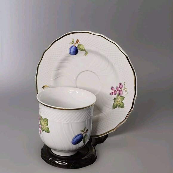 VINTAGE HOLLOHAZA Hungary PORCELAIN COFFE TEA CUP/ SAUCER SET FRUIT GOLD GILD - Picture 2 of 9